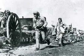1949年，渡江战役之时，北方孤悬的青岛，为何未成美军突袭的仁川图片