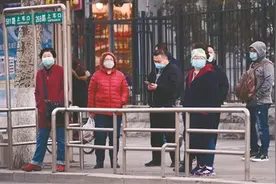 沈阳公交：从“拉绳约束”到“文明排队”图片