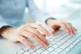 你敢相信，这是用Excel做出的折线图图片