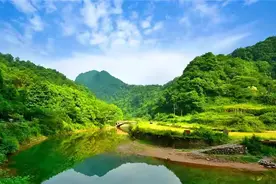 「王婆岩」藏在都江堰里的小九寨图片