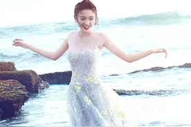 明星美腿玉足系列-唐艺昕图片