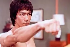 李小龙真正的死因被揭开，一盘录像带，揭秘尘封50年的秘密图片