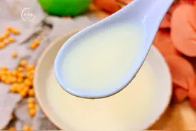 打豆浆时，泡好的黄豆直接打成浆就错了！教你一招，豆浆更香更浓图片