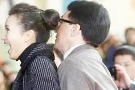 39岁“万人迷”陈好老公曝光，竟是我们熟知的他？难怪不肯公开！视频封面