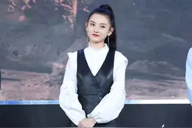充满灵气的宋祖儿，随意hold住各式穿搭图片