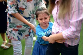 想要孩子入幼儿园不哭闹，快速度过分离焦虑，园长：一套书就够了图片