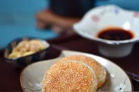 烙饼柔软又多层有秘诀，牢记这秘诀，各个香软又好吃，层多又筋道图片