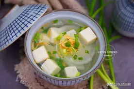 冬天干燥多喝汤，3种萝卜汤做法，半根萝卜炖一锅，好做又好喝图片