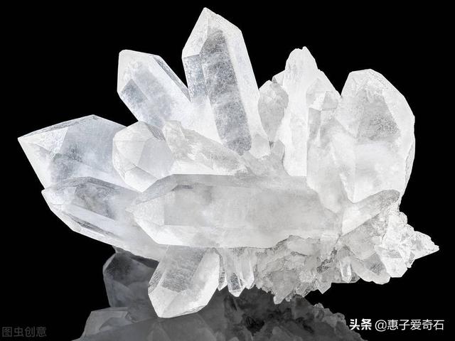 新疆奇石玉石一览，其中一块奇石以克价110万成交