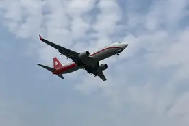 737-800降落合集（上海虹桥机场）图片