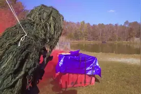 Dude Perfect出品，刺激战场真人吃鸡，空投砸脸上都不捡视频封面