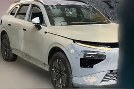 新车｜定价30万左右，或命名为小鹏P9？小鹏中大型SUV最新谍照图片