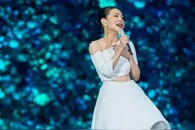 结束15年婚姻！53岁著名乐坛天后宣布离婚：无法克服双方的差异图片