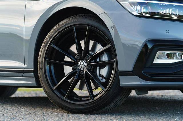 迈腾旅行车究竟有多香？高功2.0T+7DSG，竟比高尔夫GTI跑得还快