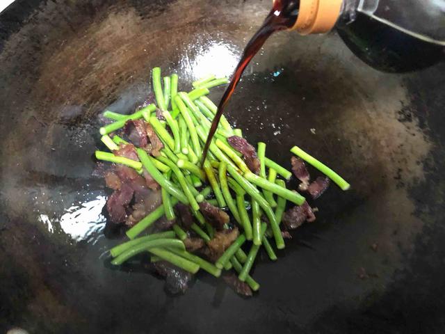 它含8种氨基酸，家里条件不好也要给孩子吃，每周吃1次，身体棒