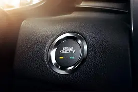 车上“一键启动”功能很多，车主只是用来打火，实在是太浪费了图片