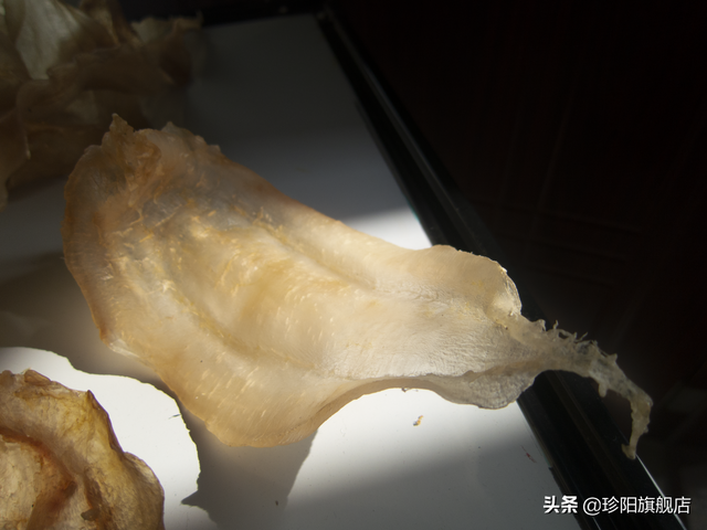 祛斑吃燕窝还是花胶 2025年祛斑能吃燕窝吗