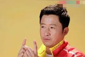 吴京父母职业罕曝光，是航天部的技术人才，自曝曾被爸爸踢飞7米图片