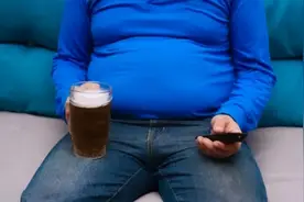 性感or卖弄风骚？为啥有的女生喜欢走路扭屁股？图片