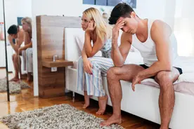 经期可以同房吗？有什么风险？理论上可行，但有这3种潜在危害图片