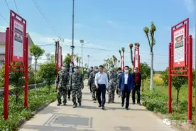 驻马店市军分区政委深入永兴镇调研脱贫攻坚工作图片