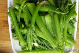 南瓜苗广西人春天最喜欢吃的青菜，这样爆炒特别爽脆全家人都爱吃图片