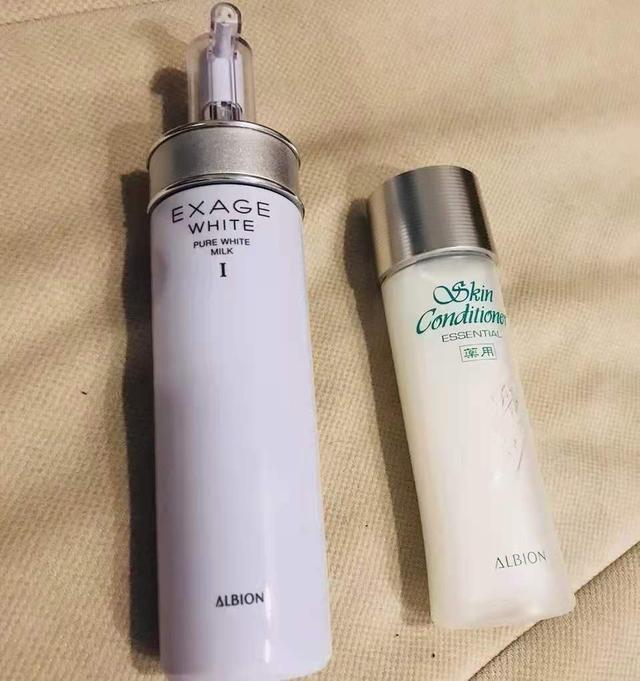 适合大油皮的4款水乳推荐:澳尔滨上脸秒吸收,黛珂是最强cp