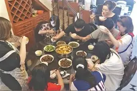 “宇宙最强舅舅”火了！暑假带8个外甥，每天做饭5小时，一顿要煮五六斤米图片