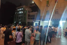 疫情笼罩下的"黄南京、红南京"们图片