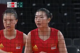 中国女排遭阻击！拦网0分太尴尬，郎平连续被打停，朱婷状态低迷图片