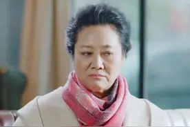 她是老戏骨也是车晓妈，为女儿忍十年才离婚，母女双双离婚也幸福图片
