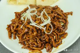 京酱肉丝想要好吃，调酱是关键，厨师长教你这样做，夏天吃也不腻图片