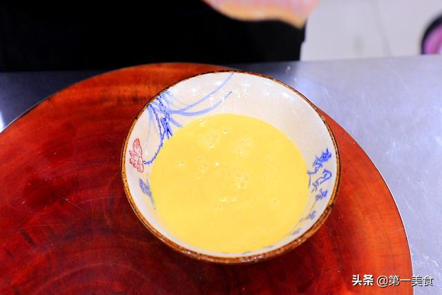 三个鸡蛋、一杯牛奶，教你在家做布丁，细腻爽滑入口即化，超简单