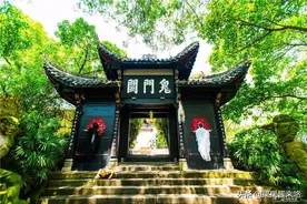 我国发现一座“鬼城”，白天人山人海，夜里竟无人敢去！图片