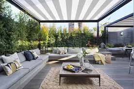 炎炎夏日，想打造邻居羡慕的花园，可能只需要一块遮阳地图片