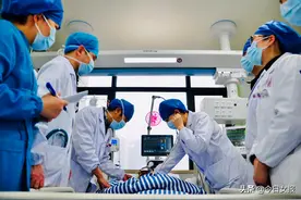 淋场大雨后56岁郴州男子变成“铜人”：全身皮肤被染黄！被雨污染还是另有病情图片