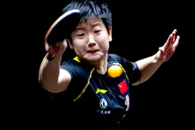 孙颖莎好消息！奥运冠军教练指导她练球，陪练曾4-0横扫张本智和图片