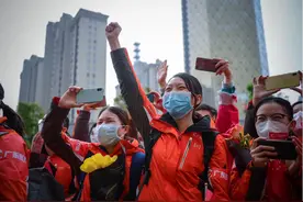 2020年全国劳模和先进工作者：242位医务工作者接受表彰图片