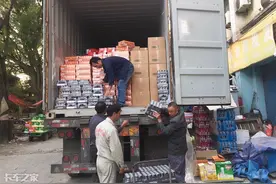 要求帮忙卸货，被装卸工吃拿卡要，卡友们要坚决说“不”图片