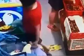 远离暗黑人格的人：人心可不都是肉长的，为何大妈要掐婴儿脚皮？图片