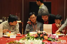 年赚200亿的斯康达是怎么衰落的？为什么小灵通当年会风靡全国？图片