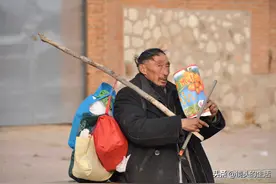 六旬“光棍儿”大爷有怪癖，种粮食喂老鼠吃，炖蛇炖耗子看咋回事图片