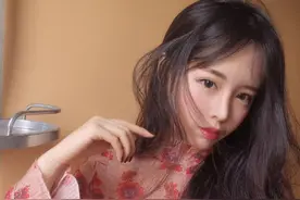 女人说“我去洗澡了”，聪明的男人会这么回复，女人感到心花怒放图片