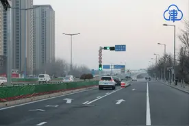 天津：全市快速路匝道口将启用11处车道信号灯图片