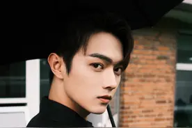 许凯辛酸成名史：非科班出身且大一辍学，3年9部男主终于霸屏图片