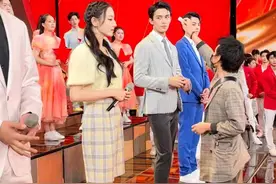 五四晚会彩排曝光！热巴穿一步裙跟吴磊同框，李沁小仙女造型超美图片