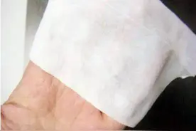 婴幼儿湿纸巾测评出台：这些湿纸巾已变成毒纸巾，很多宝宝还在用图片