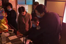 突击夜查娱乐服务场所 渭城公安巩固“扫黑除恶治乱”工作成果图片