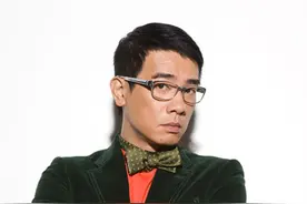 陈小春：春天易逝，“山鸡哥”永是小春图片