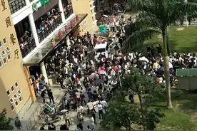 福建一高校禁止外卖进校园，商家进校免费发餐，警方介入图片